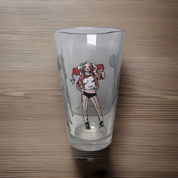 Mondo Alamo Drafthouse Pint Glass 2016 Suicide Squad Joker Harley Quinn - Picture 1 of 7